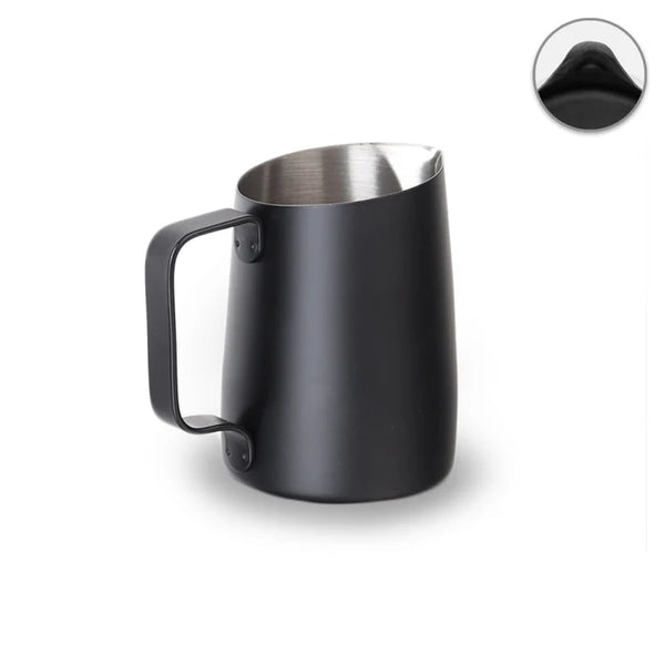 Konvička na mléko WPM #06 s kulatým výlevkou Latte Art